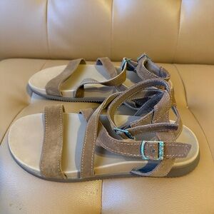 Chaco comfy Brown Strappy Sandals